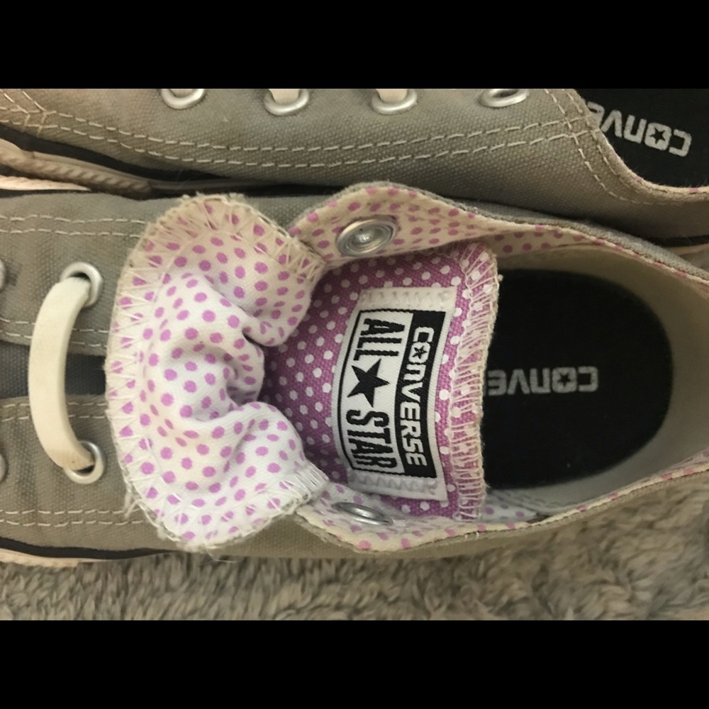 Grey converse
